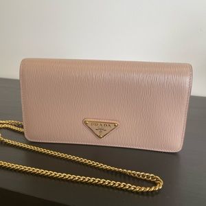 Prada Wallet on chain
